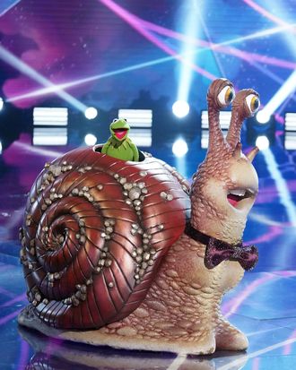08ef6151fb6568843f14f9806f96a2c195-the-masked-singer-snail.rvertical.w330.jpg