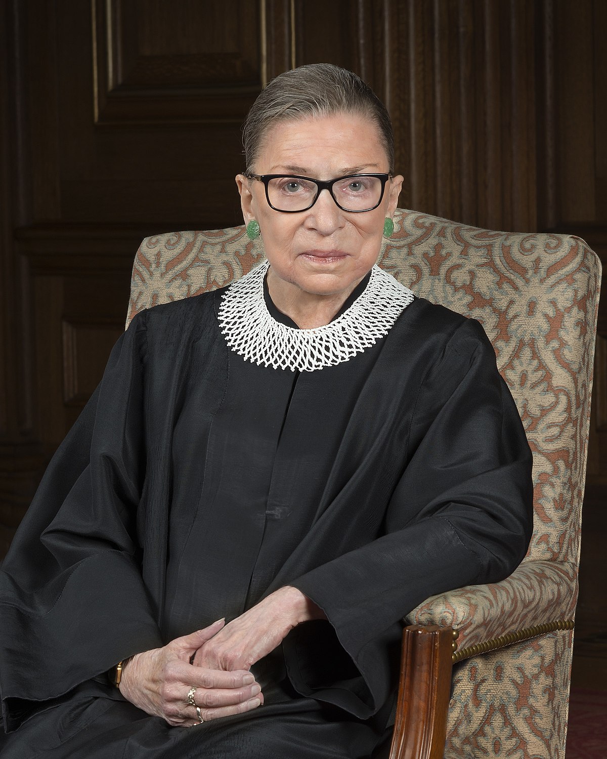 1200px-Ruth_Bader_Ginsburg_2016_portrait.jpg