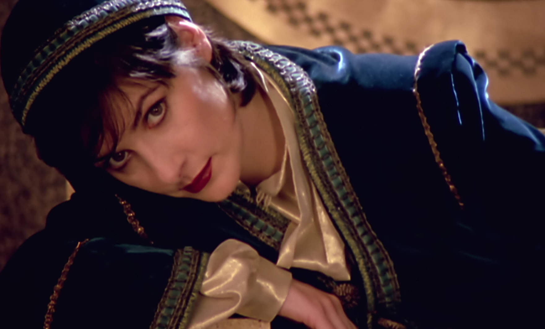 Enya in the Anywhere Is music video 1995 young king outfit 👑👁️ 👁️ 🪄