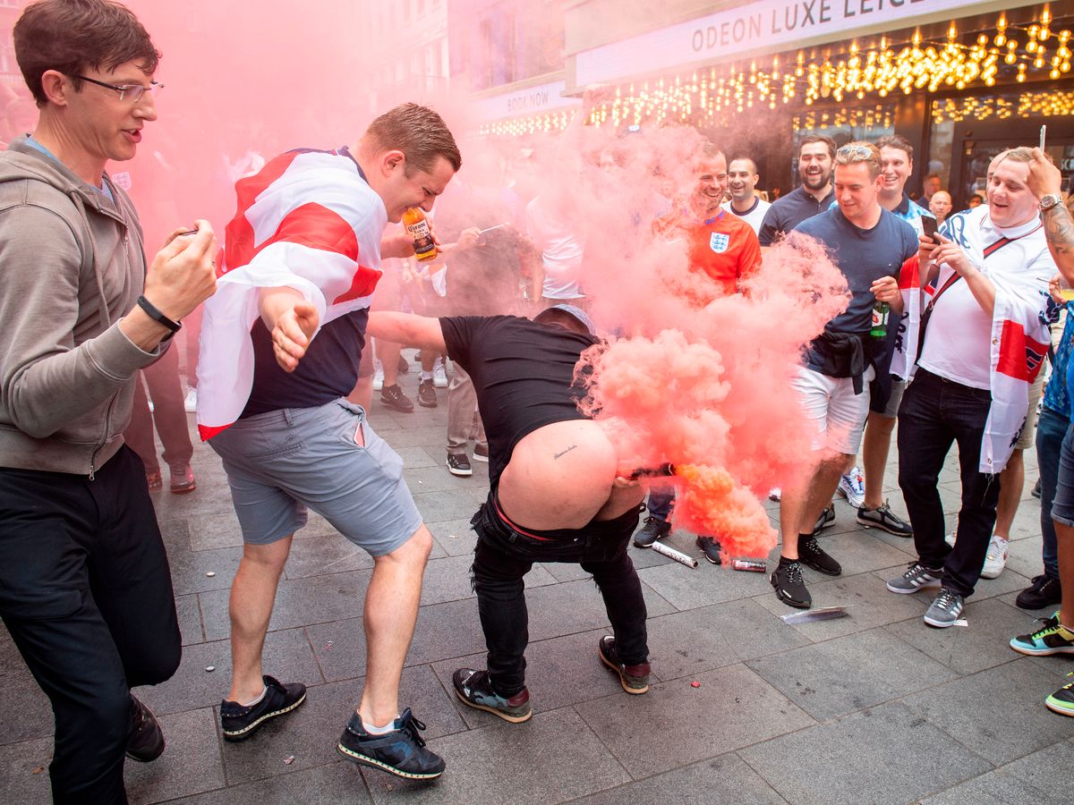 18 Arse Flare Guy.jpg