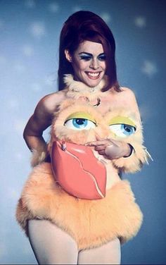 644f59e6e5f0e74ab87d17602abe1f2a--deee-thierry-mugler.jpg