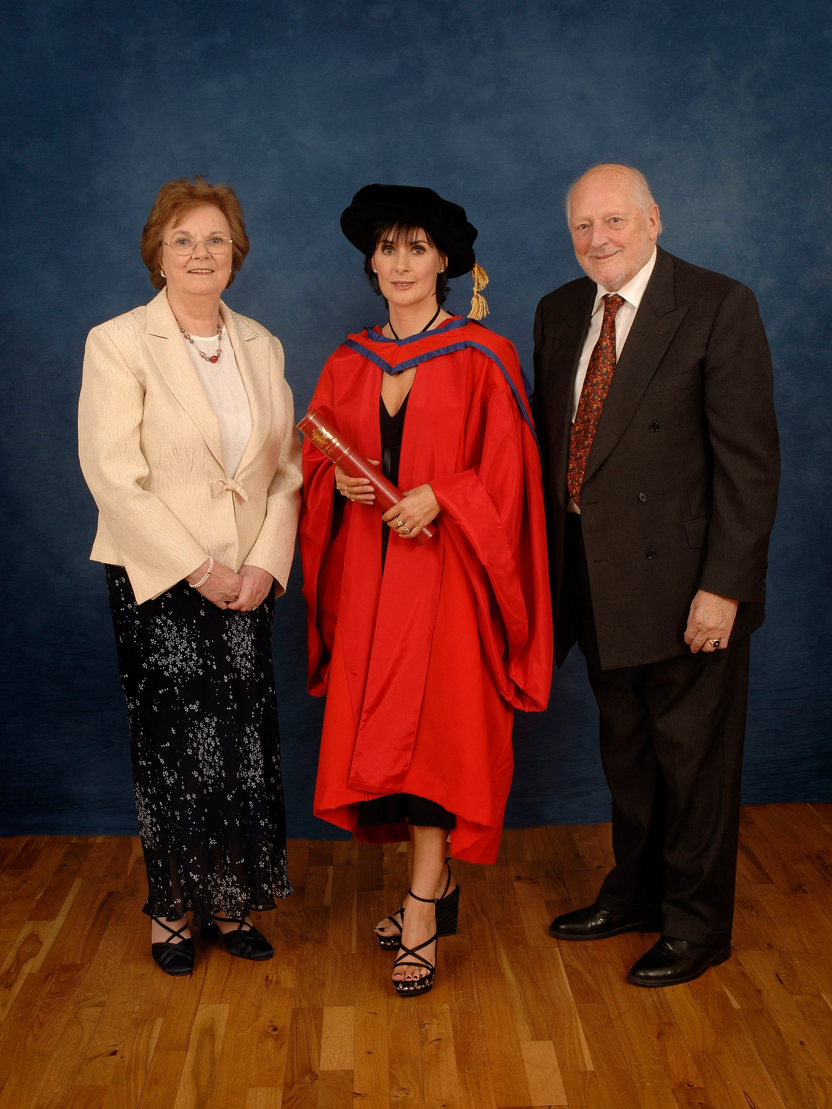 9th-july-2007-enya-was-awarded-with-her-2nd-honorary-degree-v0-dqanck9ksjbd1.jpg