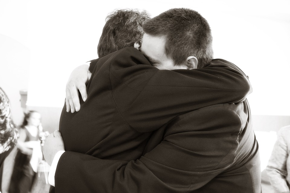 b&w-photo-friends-hug.jpeg