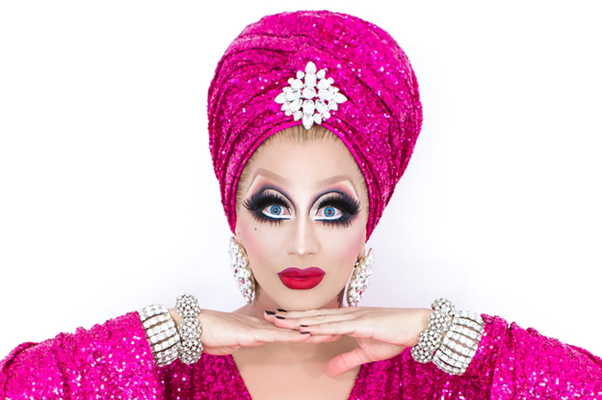 bianca-del-rio-is-here-to-save-2021-and-she-is-do-2-448-1634678534-10_dblbig.jpg