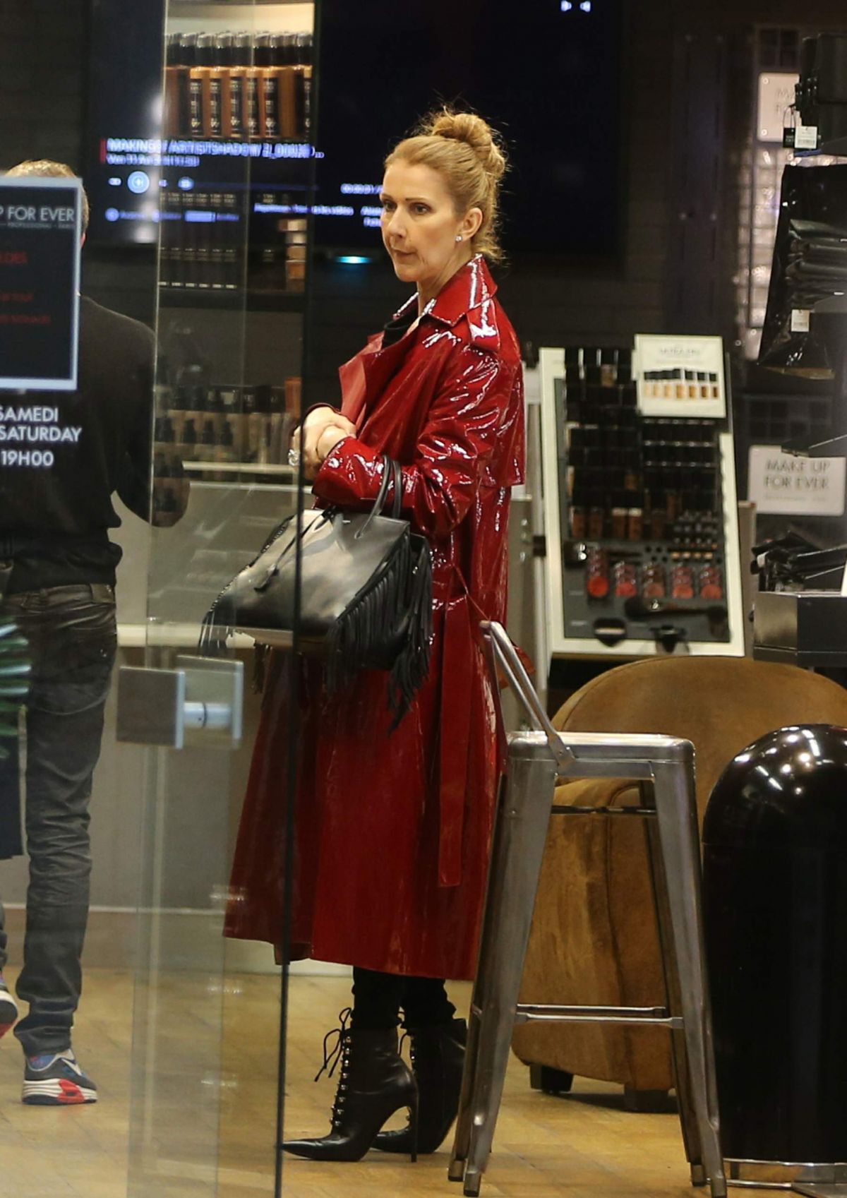 celine-dion-out-shopping-in-paris-06-30-2016_6.jpg