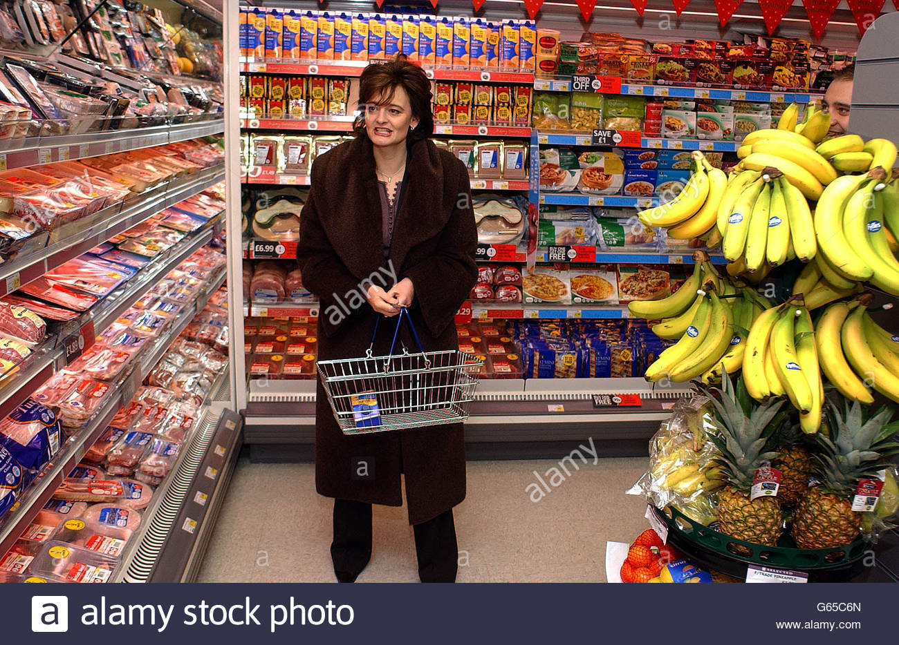 cherie-blair-shopping-G65C6N.jpg
