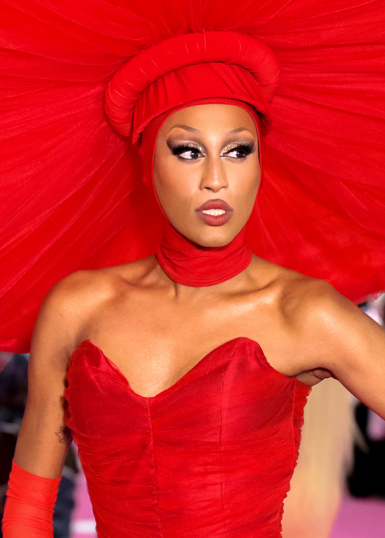 DragCon_2023_@_DVSROSS_Photgraphy_-26_(cropped).jpg