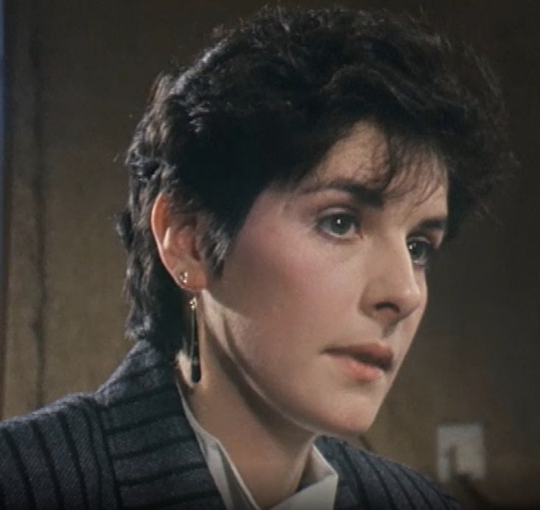 Enya random screenshot from 1985 interview .jpg