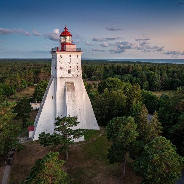 ESTONIA.jpg