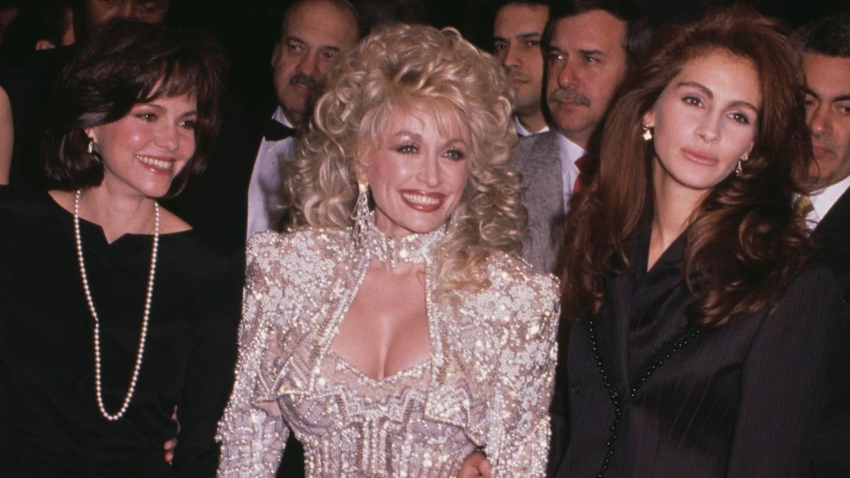 Sally-Field-Dolly-Parton-Julia-Roberts-Steel-Magnolias-Premiere.jpeg