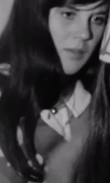 I think this is Eithne (Enya) in 1970, age 9 