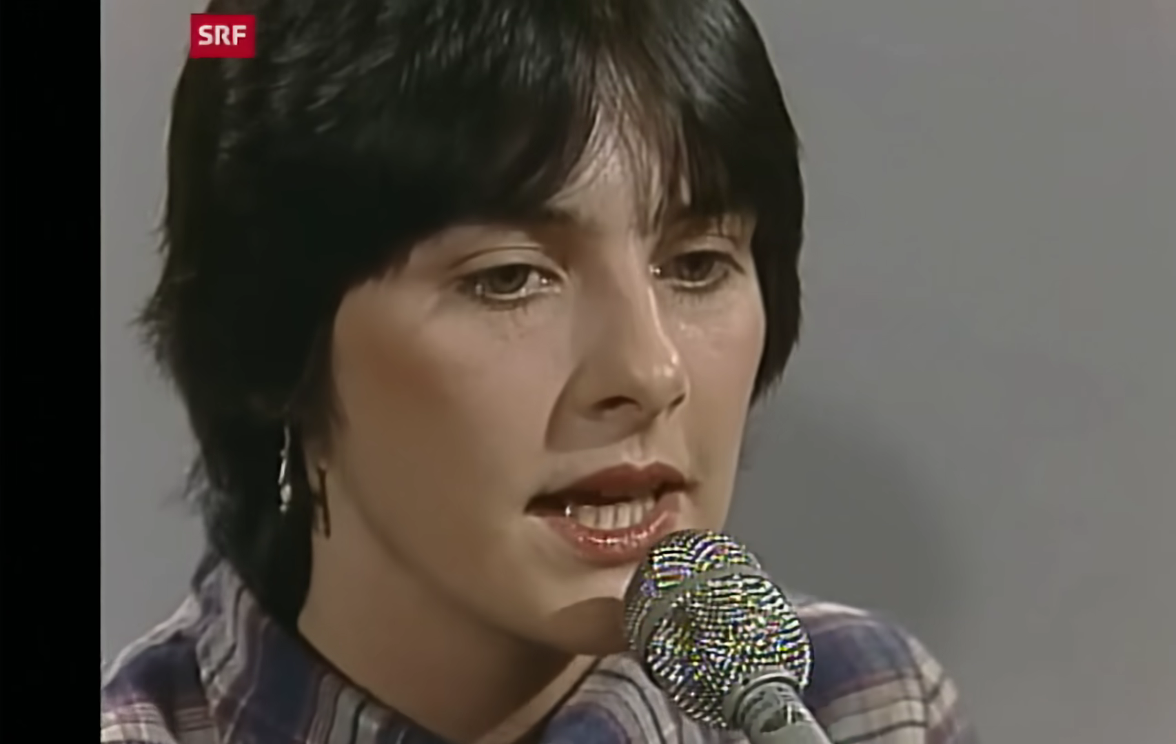 Eithne 1982 singing ♡