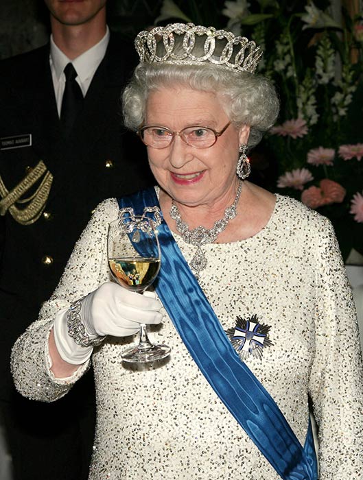 The-Queen-toast-a.jpg