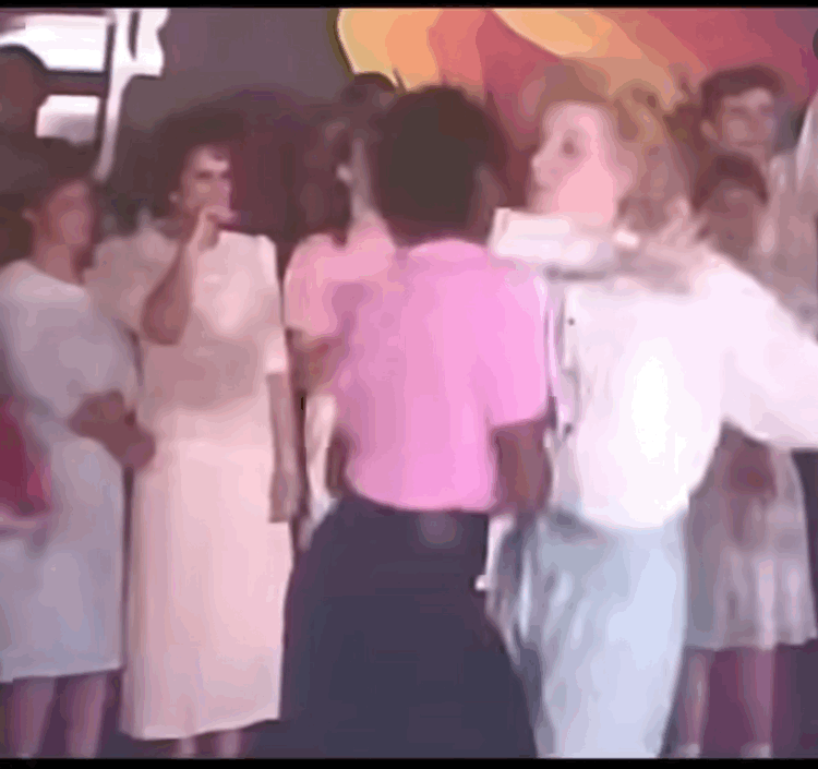 VideoToGif_GIF.gif