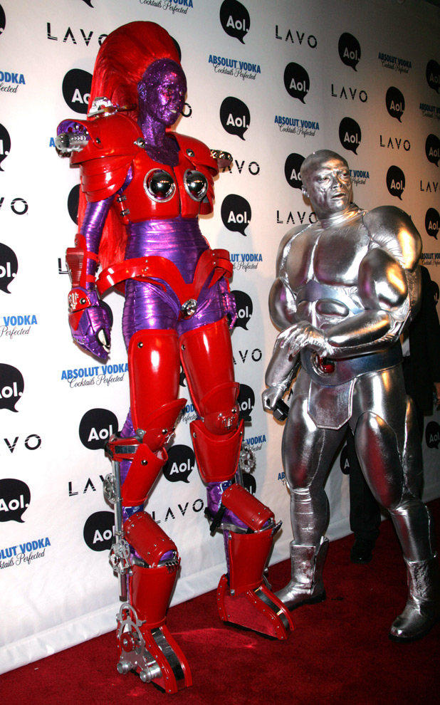 618_showbiz_halloween_heidi_klum_seal_01.jpg