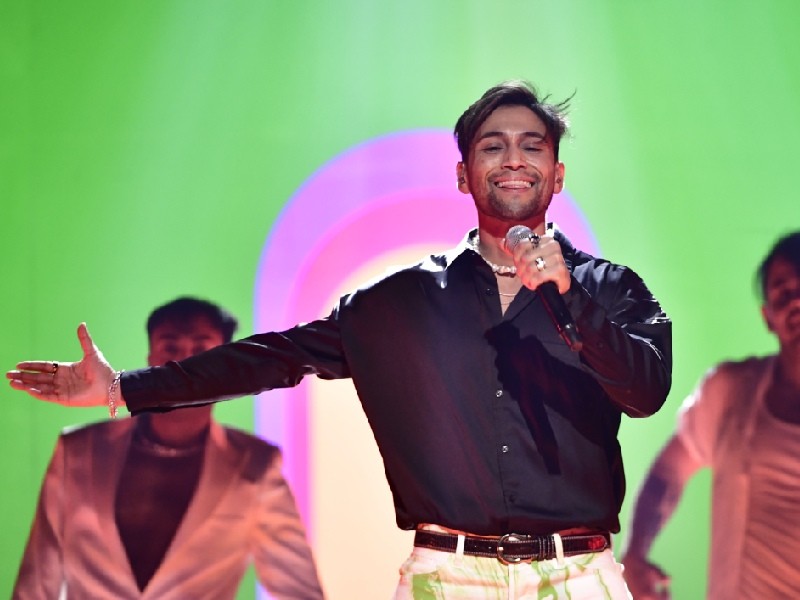 Alvaro-Estella-Baila-Baila.jpg