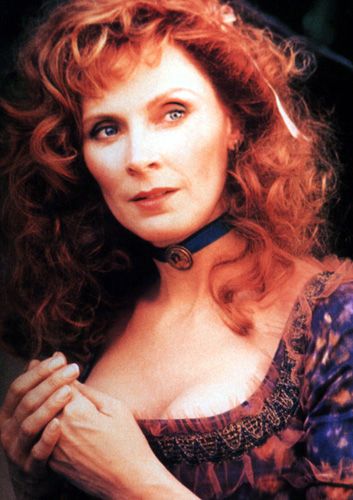da413efd1cba95d8247127568723fae9--gates-mcfadden-star-trek.jpg