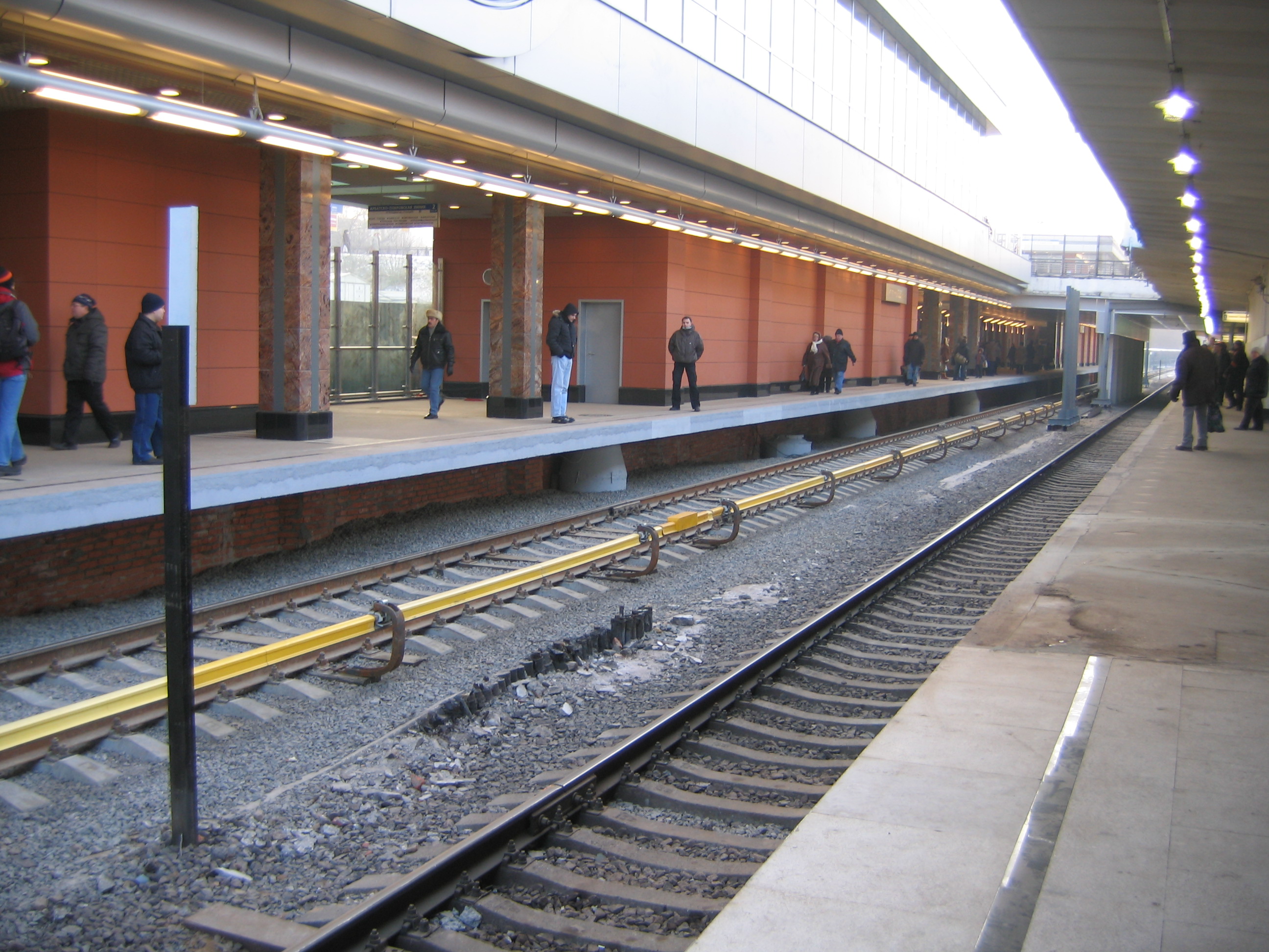 Kuntsevskaya_subway_station_1.JPG