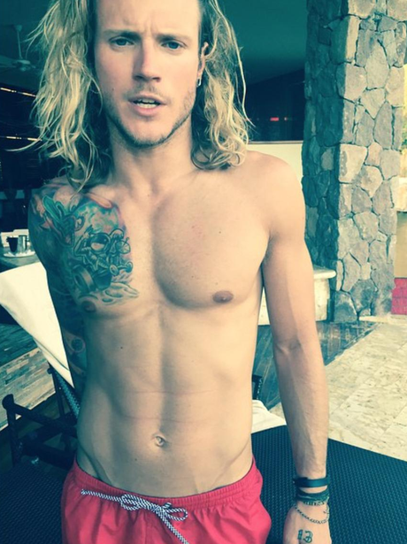 dougie-poynter-body-transformation-20151-1462289138-view-1.png