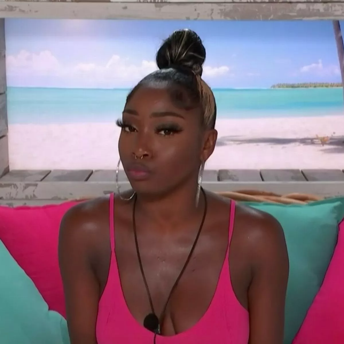 4_Love-Island.jpg