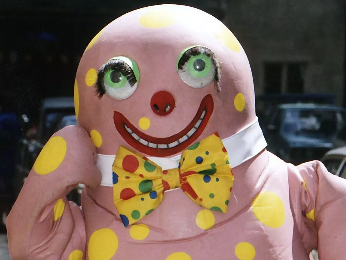 1_mr-blobbymirrorpix.jpg