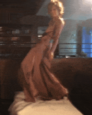 lisa-rinna-spread-monkey.gif