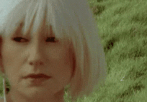 tori-amos-500miles.gif