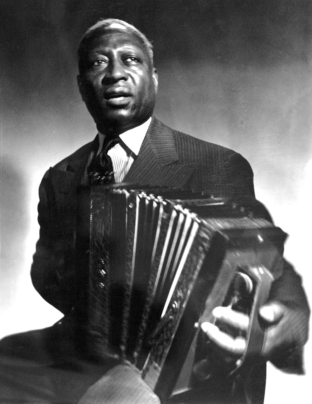 Leadbelly_with_Accordeon.jpg
