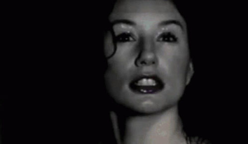 tori-amos-raspberry-swirl.gif
