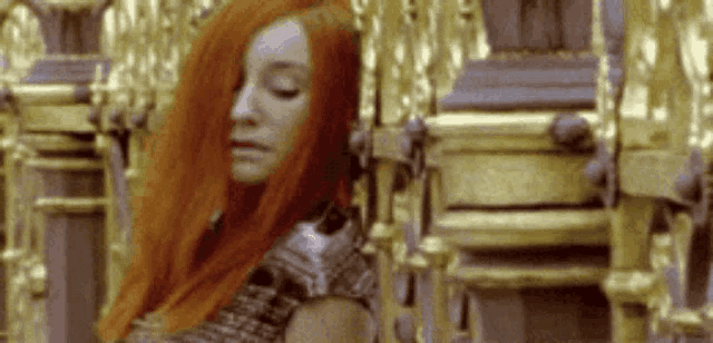 tori-amos-welcome-to-england.gif