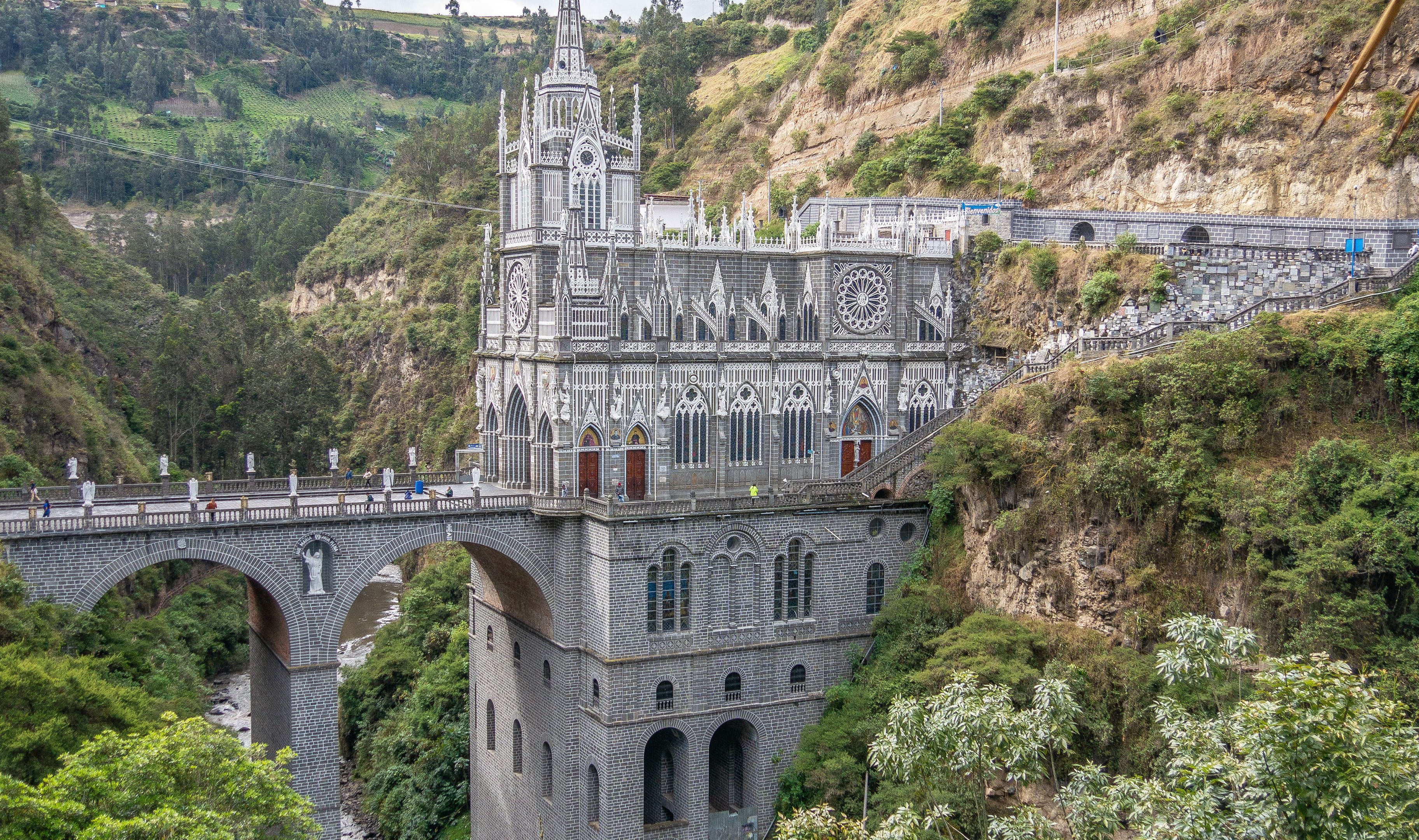 santuario-de-las-lajas-ipiales-colombia.jpg