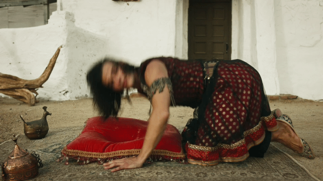 Lady-Gaga-911-Full-HD-1.gif