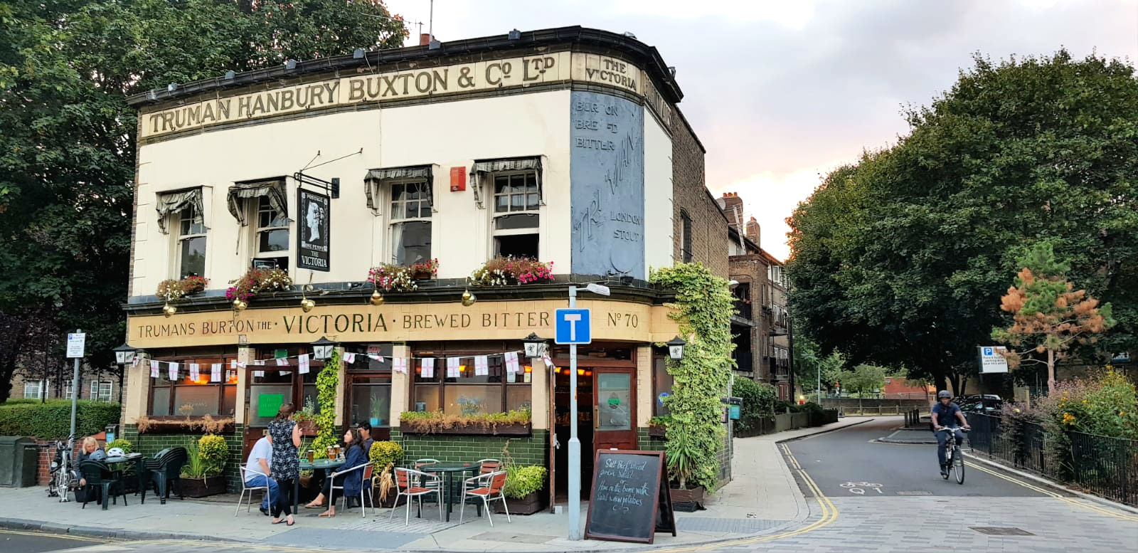 victoria-pub.jpg