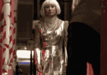 tori-amos-lady-in-blue.gif