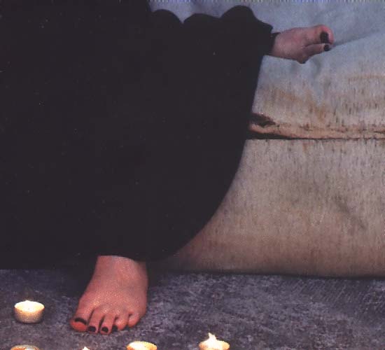 Enya-Feet-616026.jpg