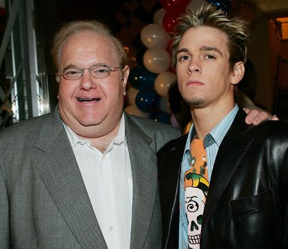 lou-pearlman-and-unhappy-aaron-carter.jpg