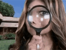 magnifyingglass-lotoya-jackson.gif
