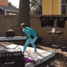 PettySecondaryHairstreakbutterfly-max-1mb.gif