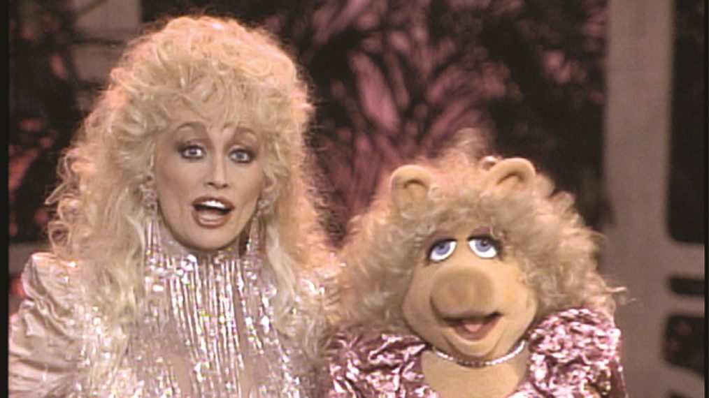 dolly-parton-miss-piggy-1014x570.jpg