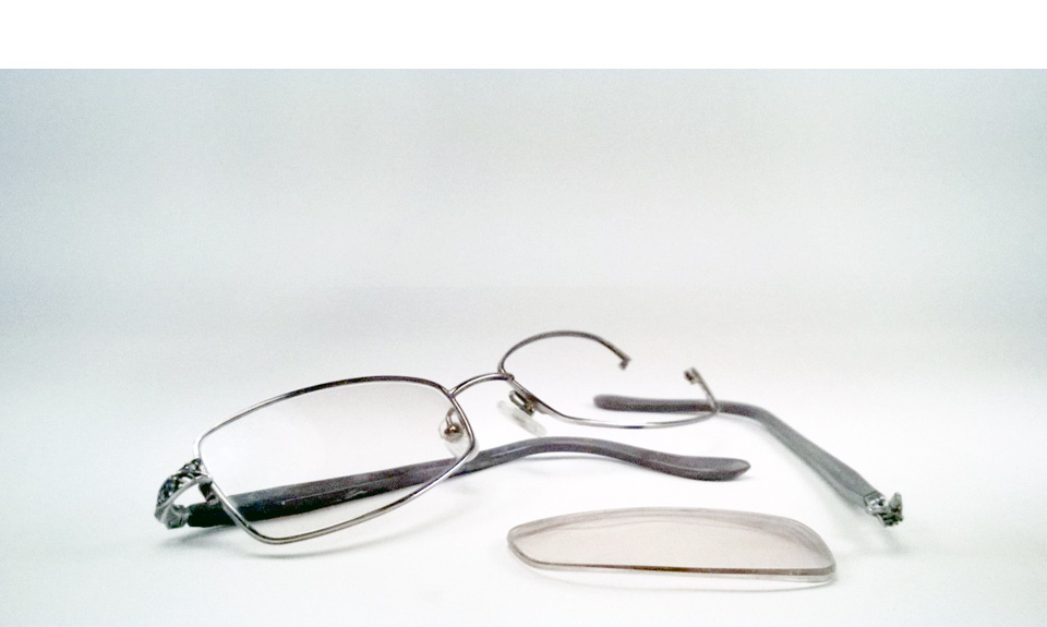 carousel-broken-glasses-2.jpg