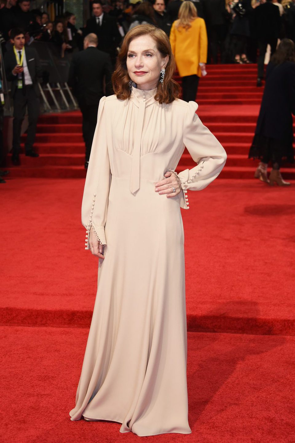 80849_isabelle-huppert-alfombra-roja-bafta-2017.jpg