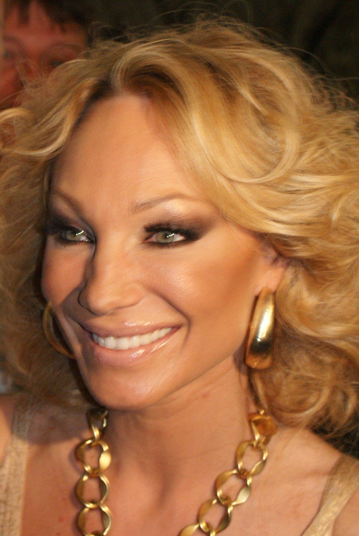 Charlotte_Perrelli_2008_Eurovision.jpg