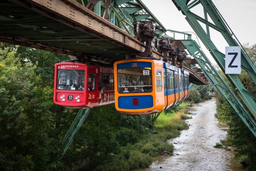 trains-next-to-each-other.jpg