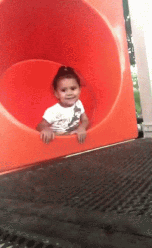 baby-girl-sliding-goodbye-1fmsx6d3rnfn3wd4.gif