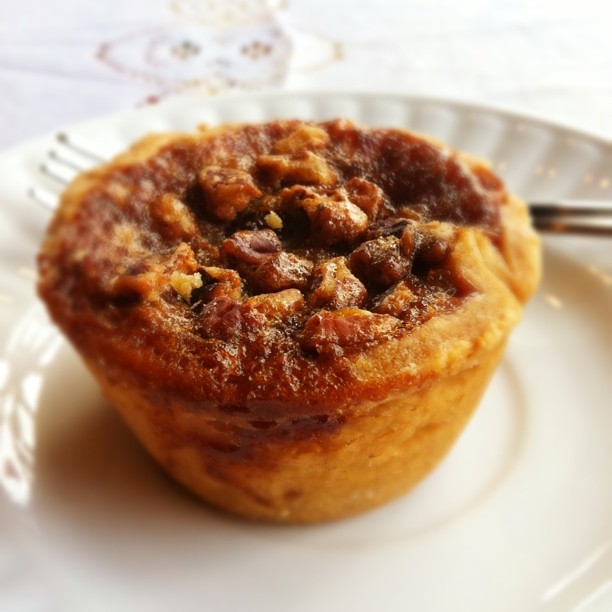 Pecan_butter_tart%2C_May_2011.jpg