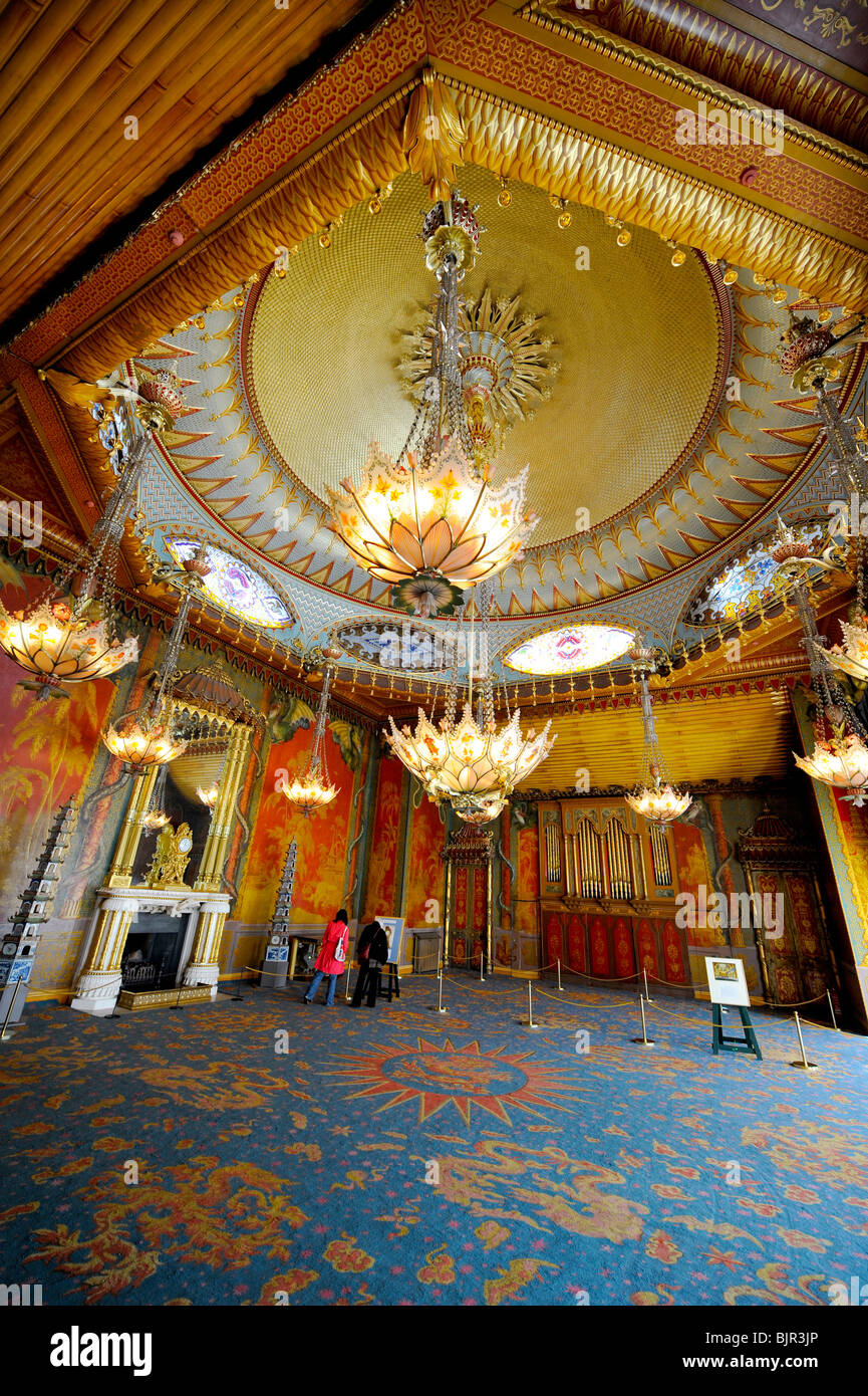the-music-room-inside-the-royal-pavilion-brighton-uk-BJR3JP.jpg