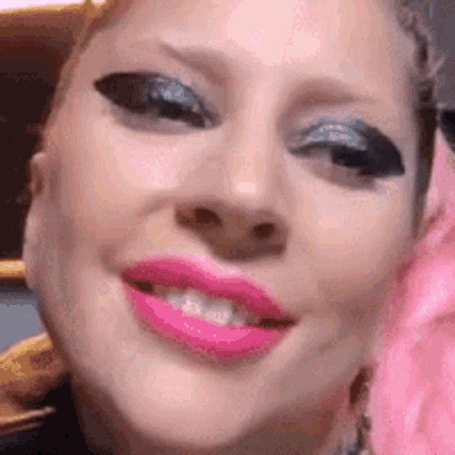 deluxeyxx-gaga-crying.gif