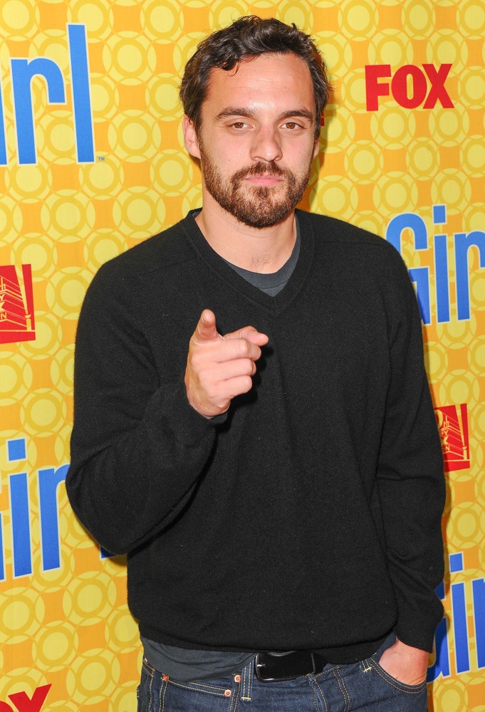 jake-johnson-screening-new-girl-03.jpg