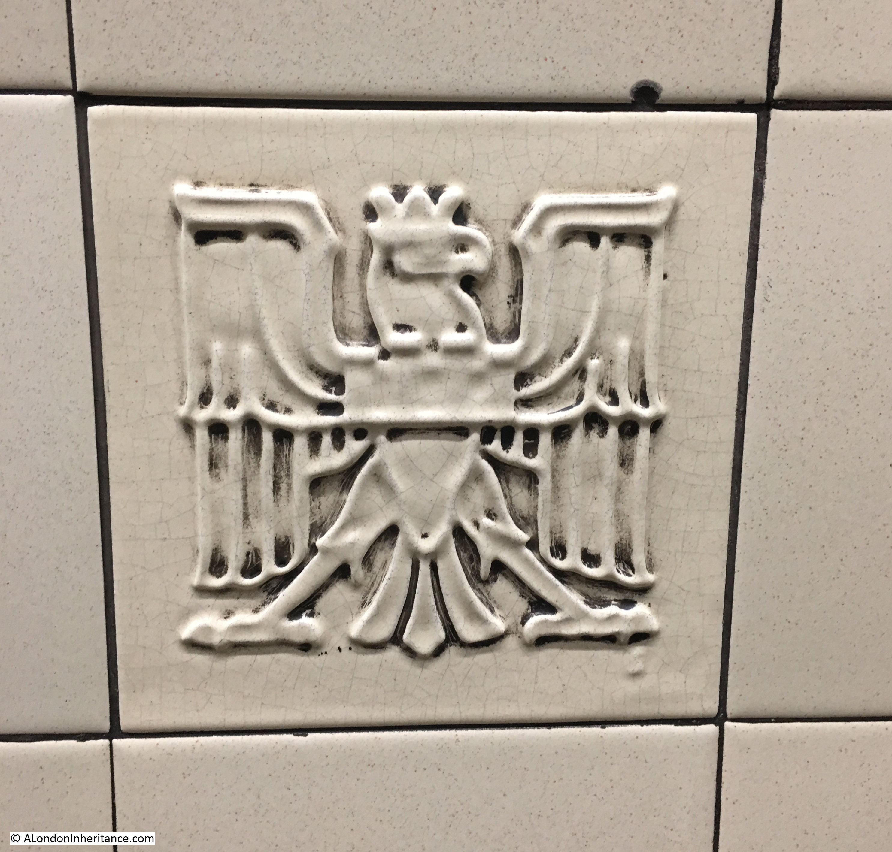 Bethnal-Green-Underground-Tiles-10.jpg