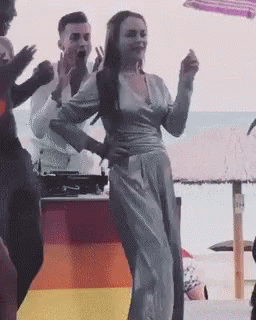 PXkyJ5d.gif